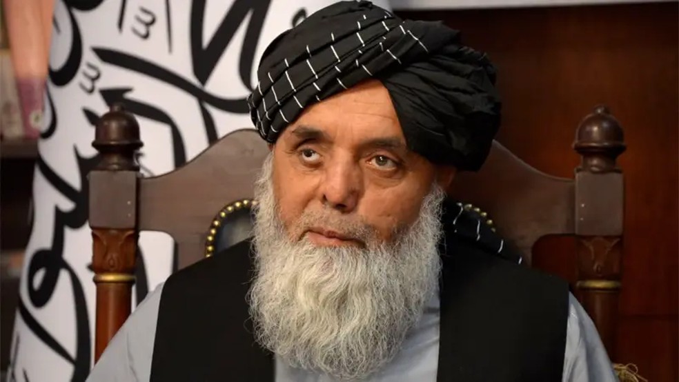 O governador da província de Jawzjan, Abdullah Sarhadi, que combateu pelo Talebã, ficou detido durante vários anos sob custódia dos Estados Unidos em Guantánamo — Foto: BBC