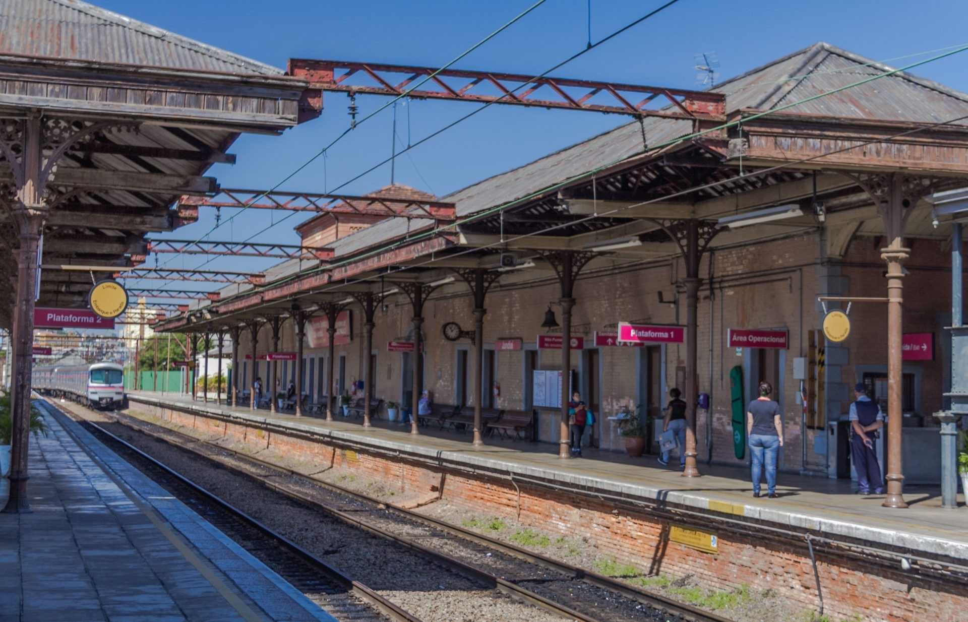Homem é preso em flagrante por tentar empurrar segurança nos trilhos da estação ferroviária de Jundiaí