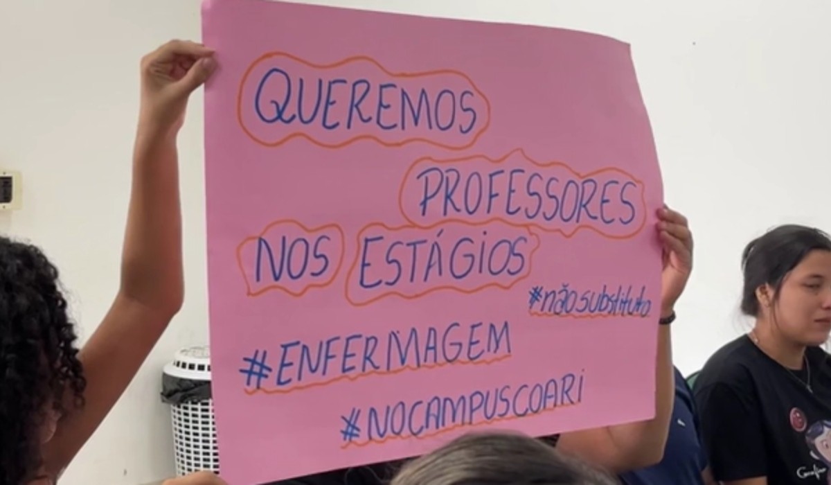 Alunos da Ufam protestam em Coari contra falta de professores
