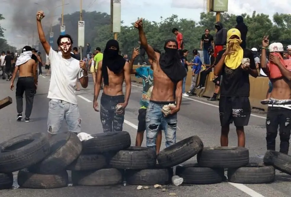 Protestos aconteceram no país todo — Foto: Getty Images/Via BBC