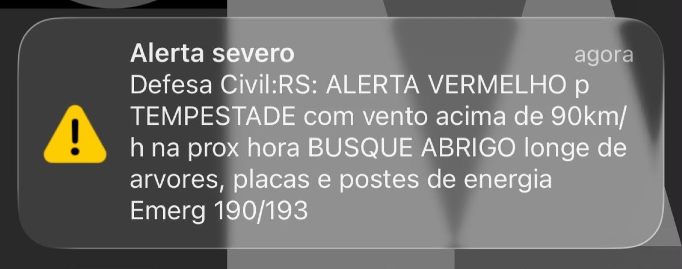 Defesa Civil emite alerta vermelho para tempestade com vento acima de 90 km/h; entenda