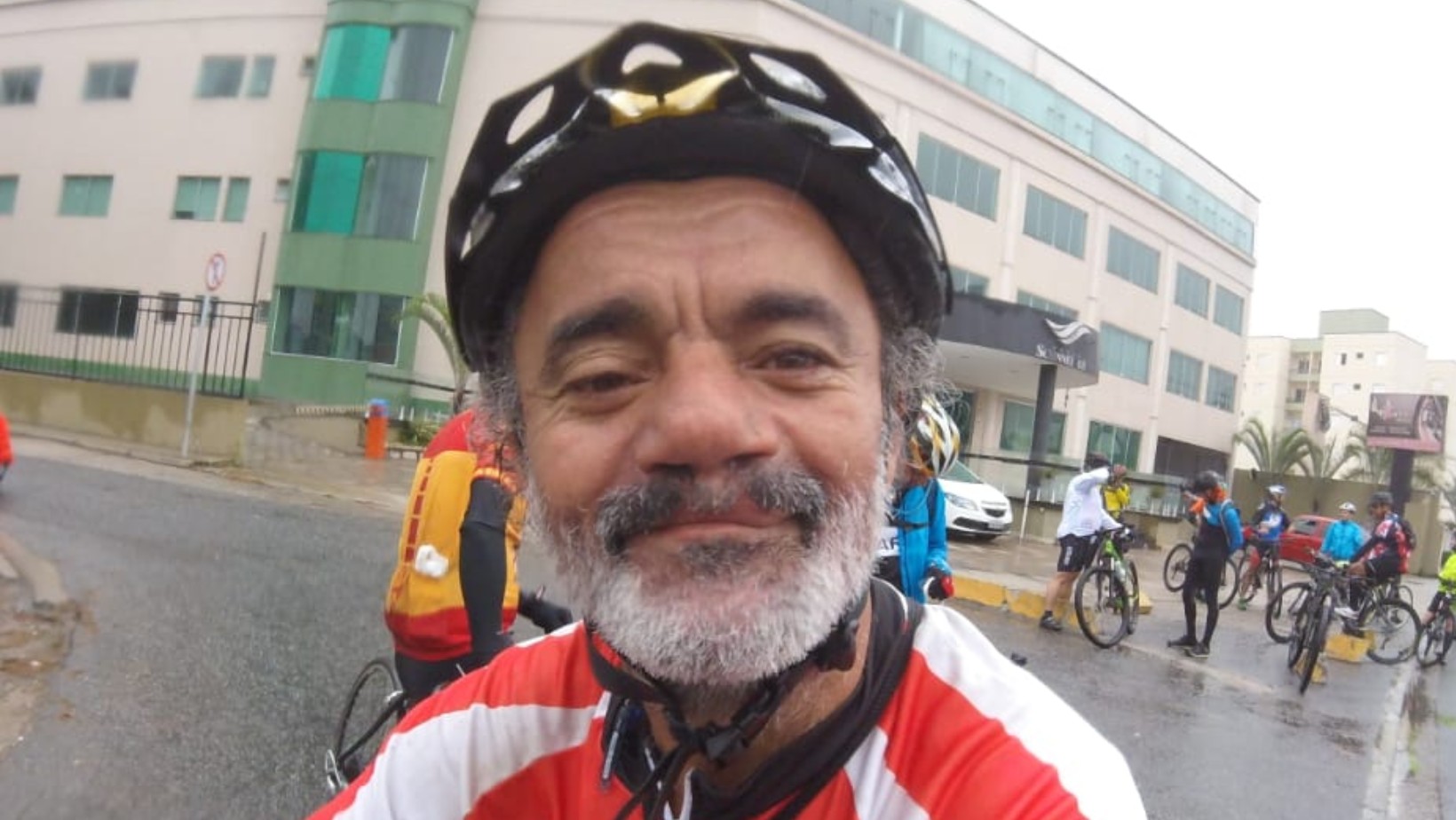Catador de recicláveis do interior de SP viaja quase 3 mil km de bicicleta para ver o pai na Paraíba: ‘Muita saudade’