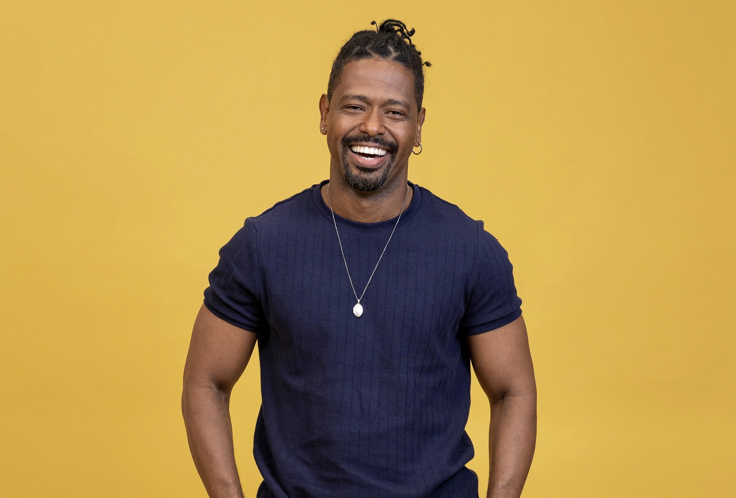 Leandro Boneco, do BBB 26, é encaminhado para exames após passar mal