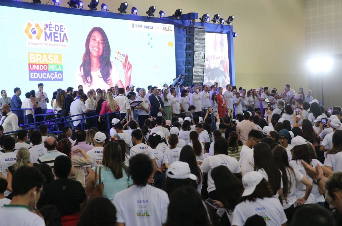 Pé-de-Meia vai beneficiar mais de 185 mil estudantes no Ceará; veja como se inscrever