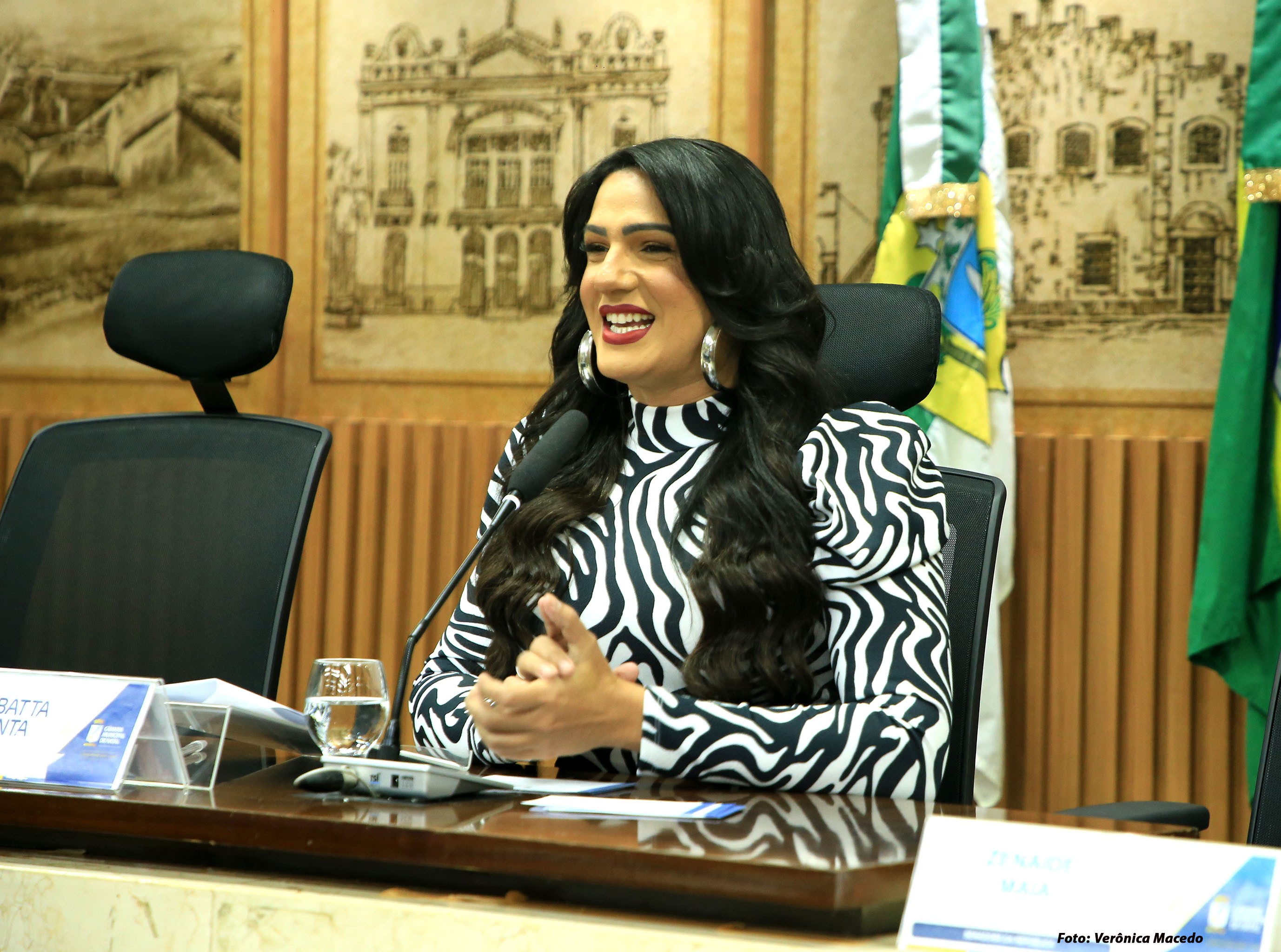 Quem é Thabatta Pimenta, a primeira deputada federal trans do Nordeste