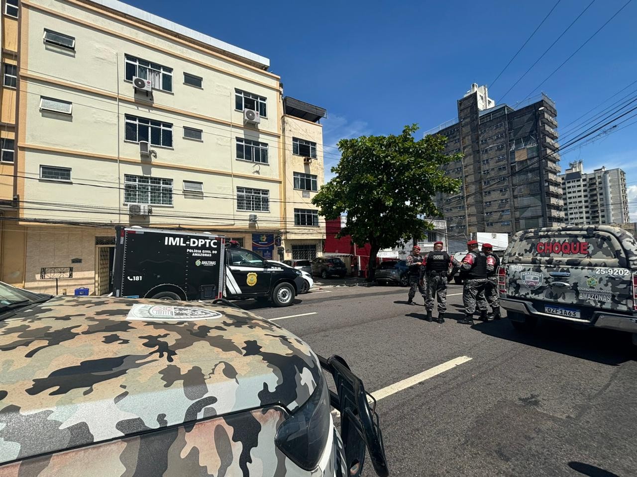 Após discutir com esposa, militar do Exército troca tiros com PMs e morre em Manaus;  policial baleado não resistiu