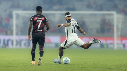 Athletico-PR perde para o Corinthians e desperdiça chance de assumir a ponta - Foto: (Paulo De Tarso/AGIF)