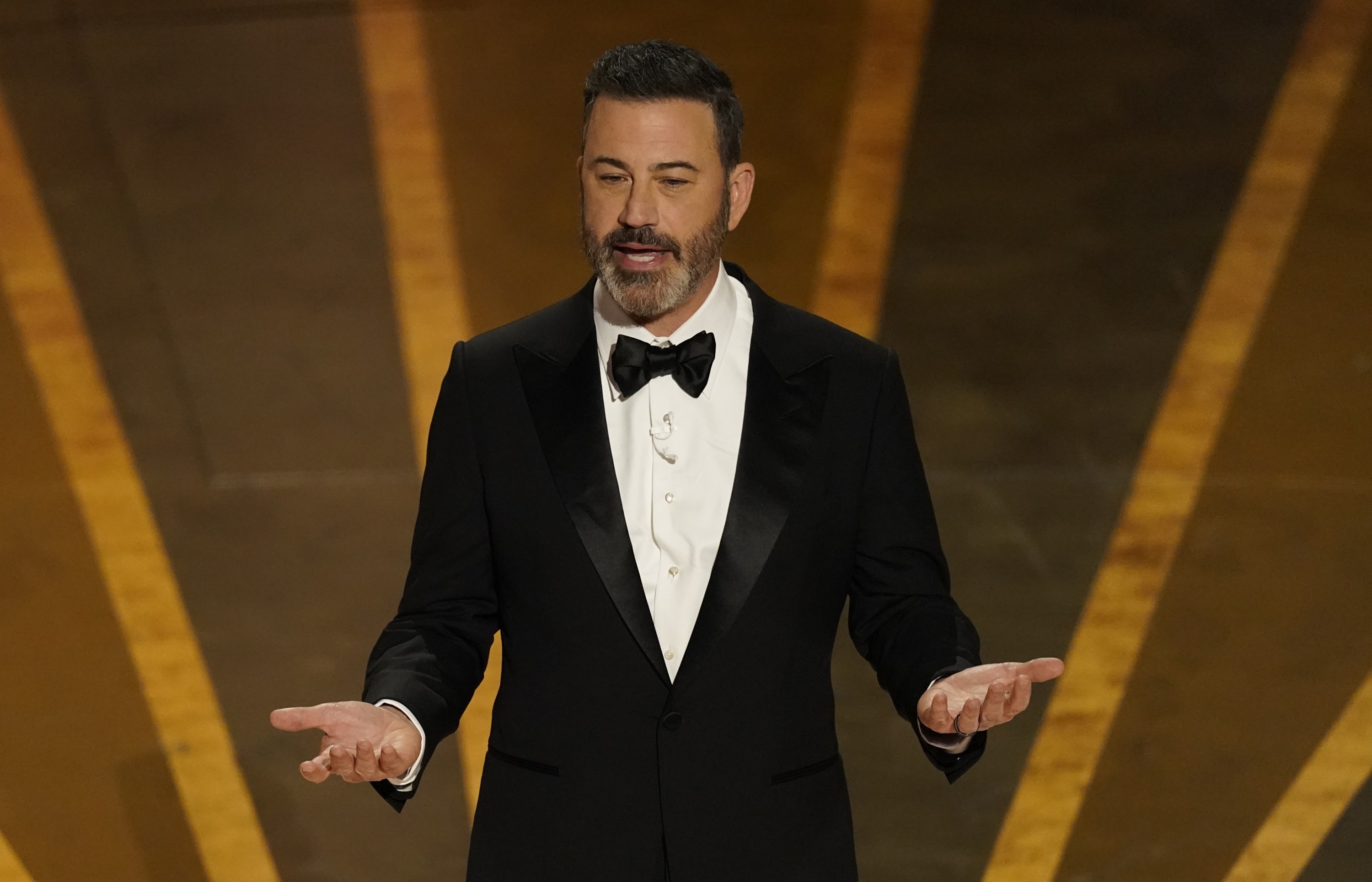 Quem é Jimmy Kimmel, apresentador de programa suspenso após fala sobre morte de Charlie Kirk