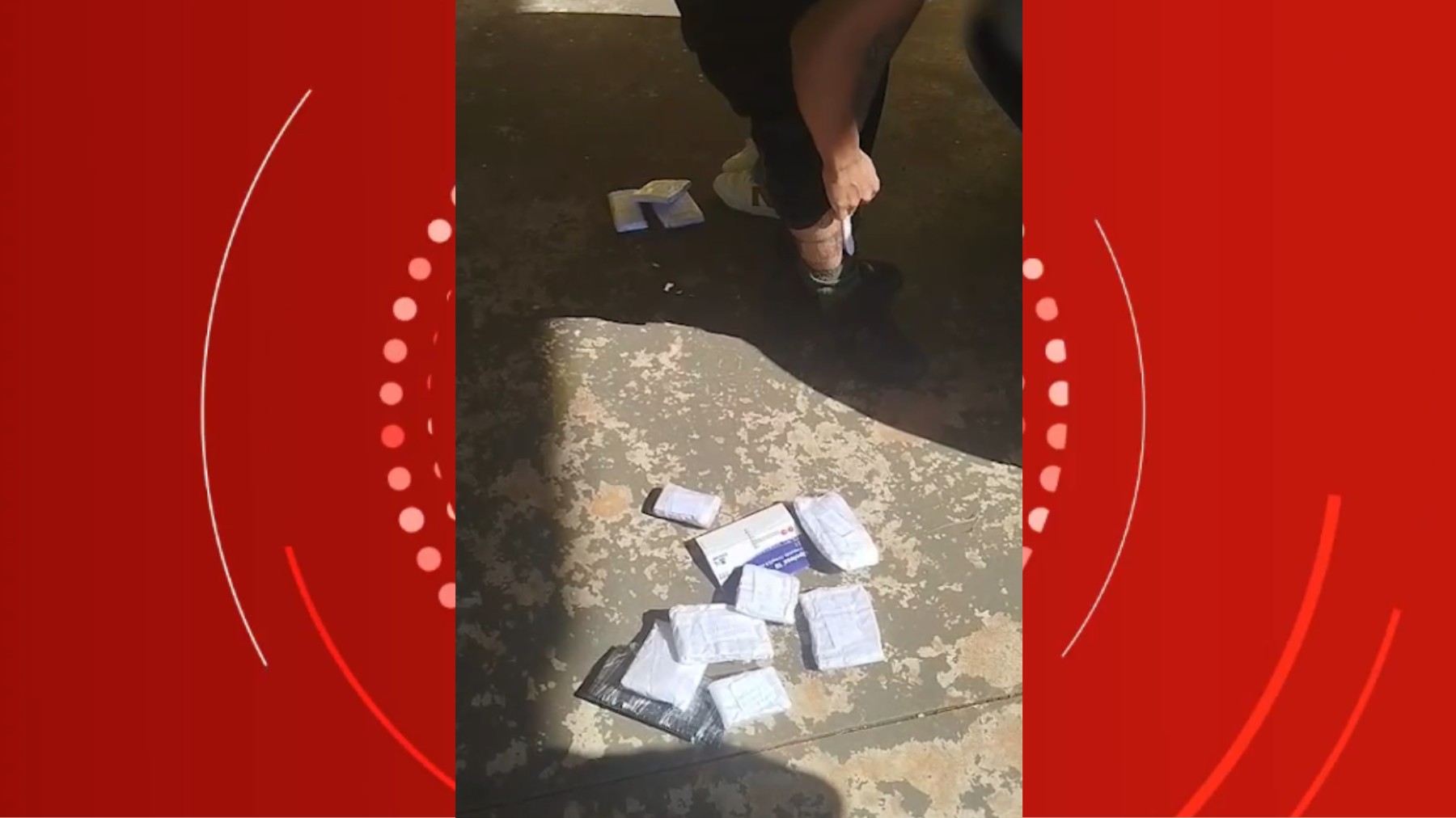 Casal é preso com 437 remédios emagrecedores escondidos nas pernas e no corpo, no PR