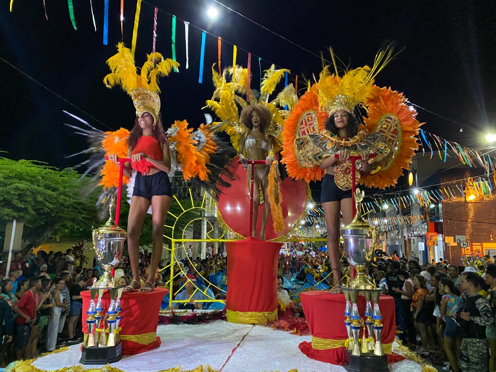 Carnaval 2024: escolas de samba desfilam na terça-feira em Estância