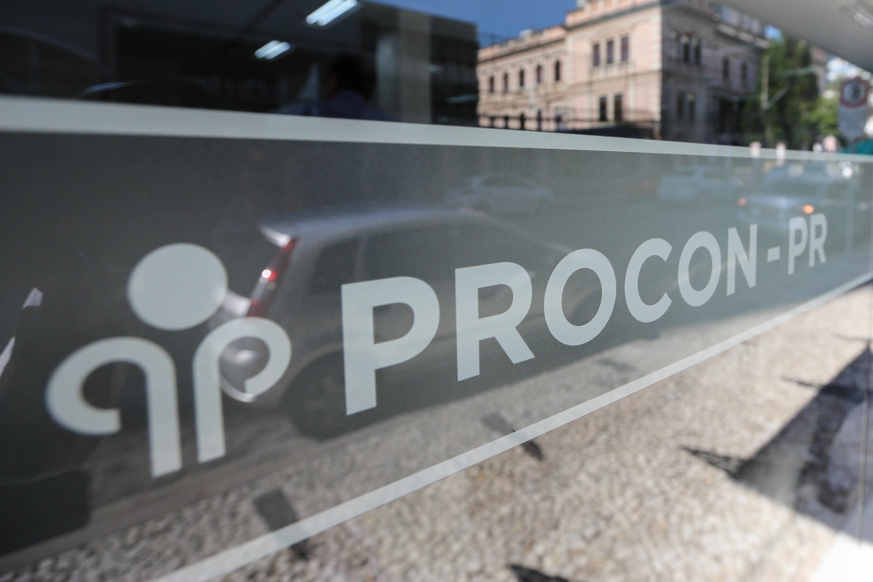 Procon retoma atendimento presencial no Paraná, com horário agendado | G1