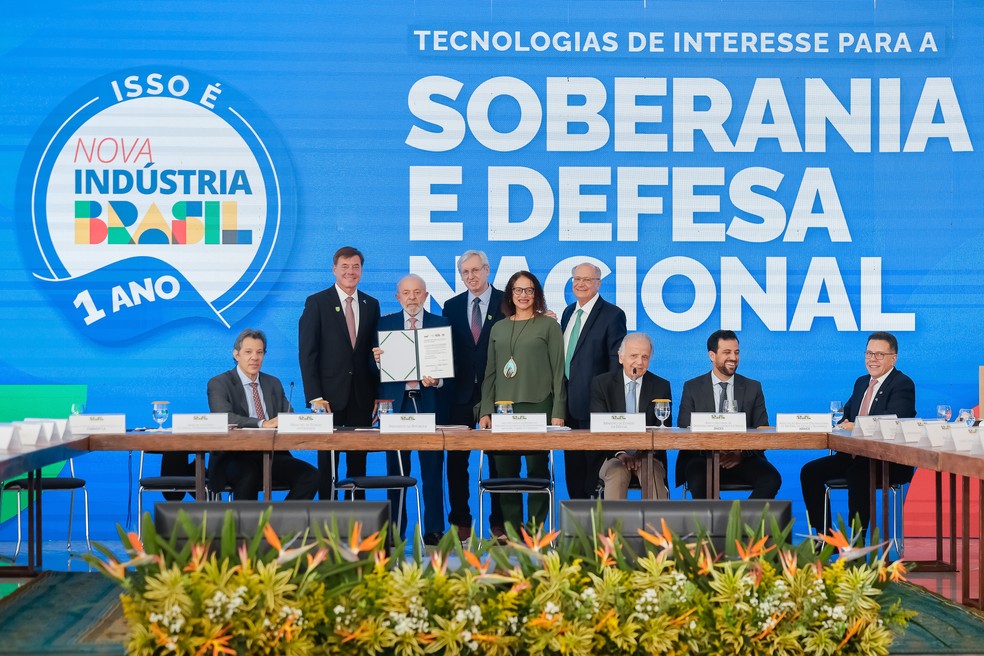 Embraer pretende investir R$ 20 bilhões até 2030 — Foto: Divulgação/Presidência da República