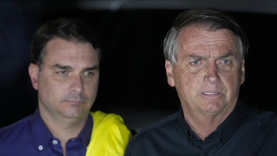Moraes autoriza retomada de visitas de Flávio Bolsonaro ao pai