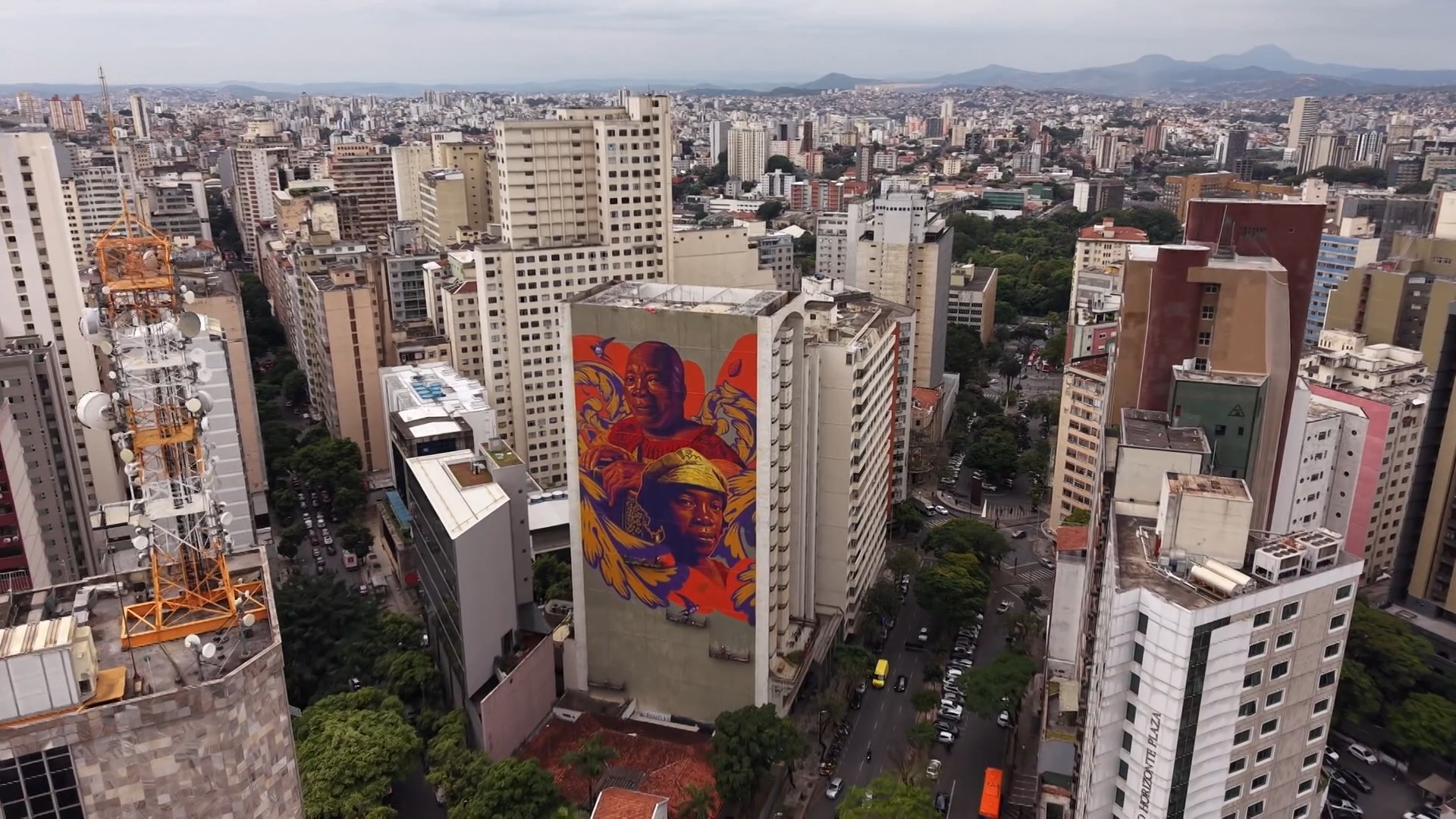 BH ganha painel gigante em homenagem a Milton Nascimento no aniversário de 84 anos do artista