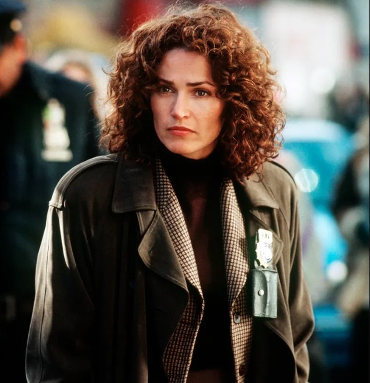 Atriz Kim Delaney e parceiro são presos por disputa doméstica | TV e Séries