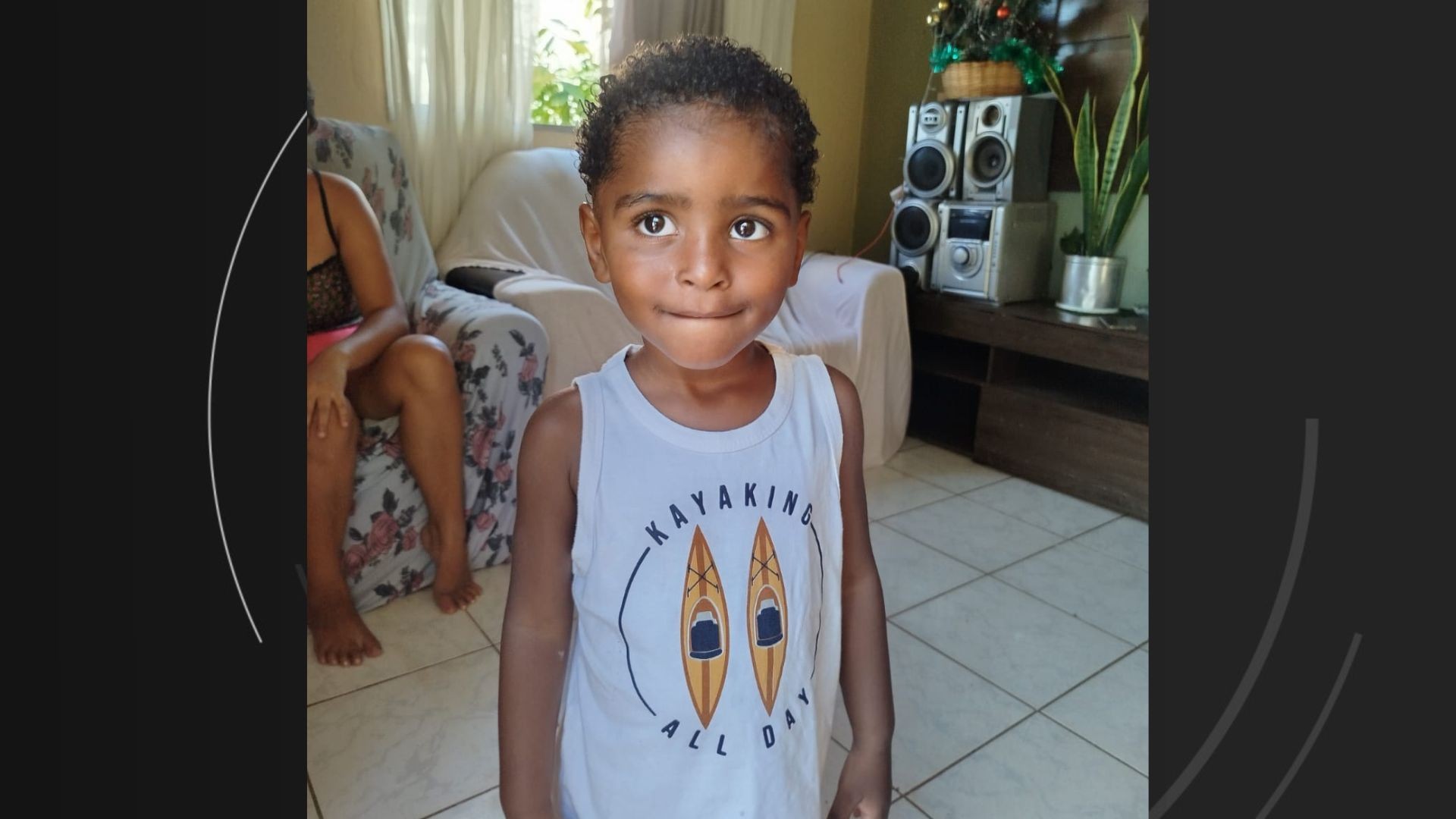 Criança de 2 anos morre afogada em piscina, em Cariacica; madrasta de 17 anos é detida pela polícia