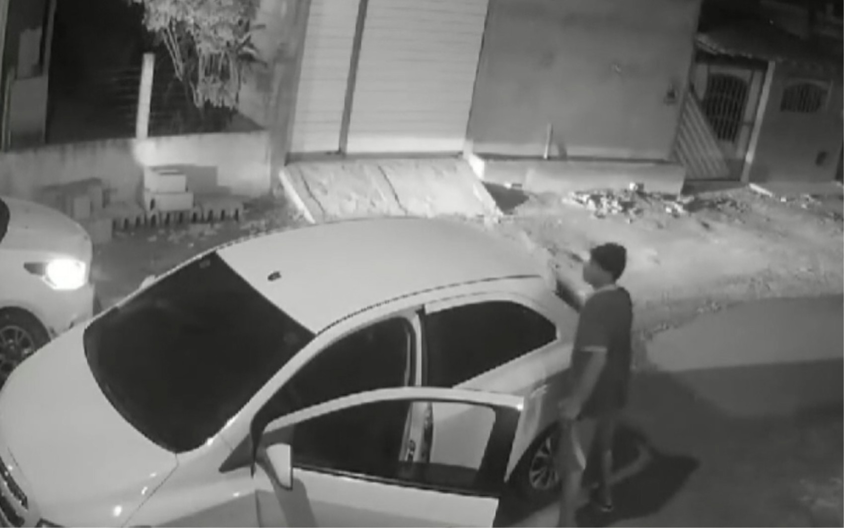 Vereador tem carro roubado na frente de casa na Bahia