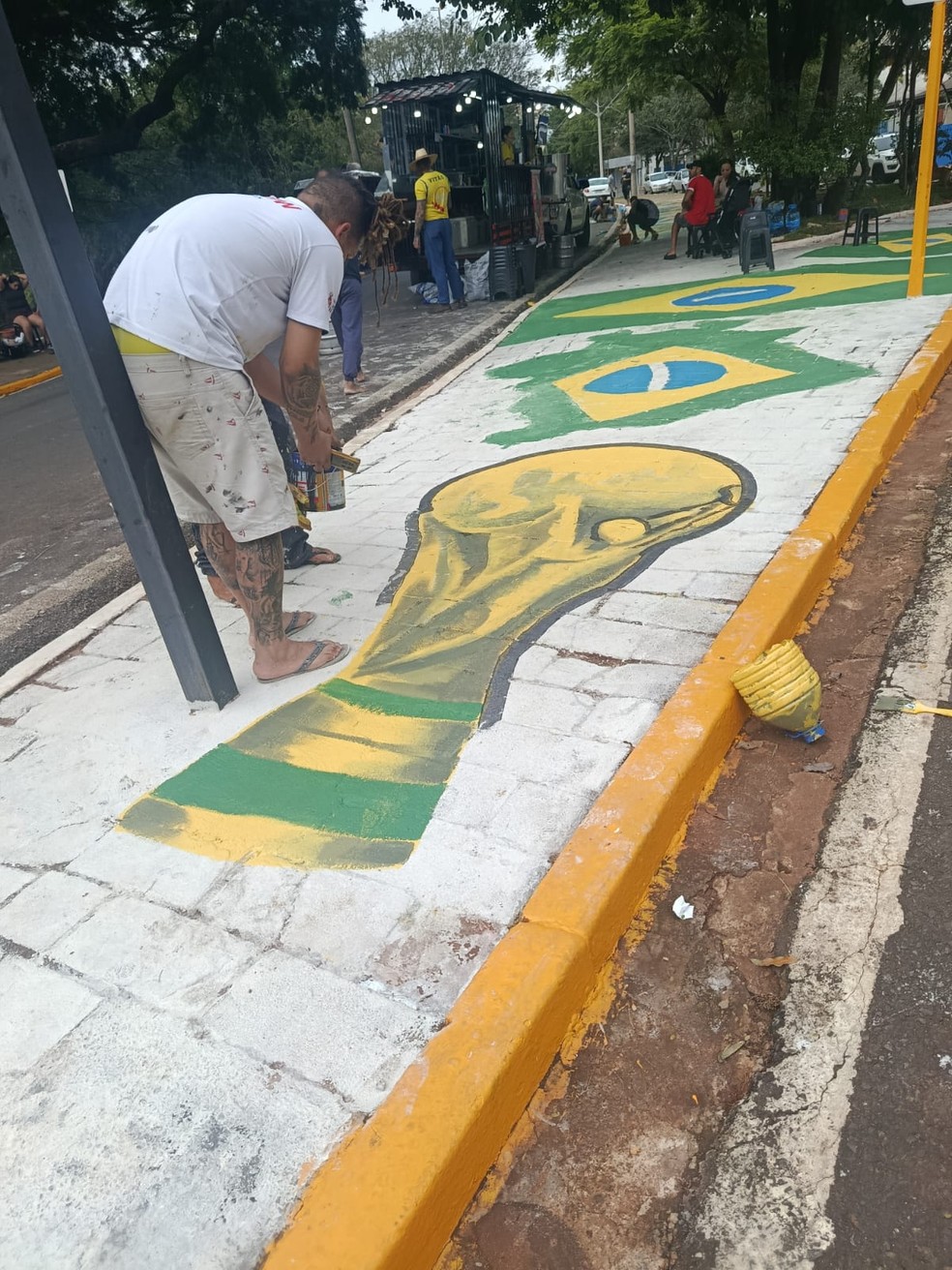 4 de 6
Copa 2026: Bauru entra no clima do mundial com mutir&atilde;o de pintura no Parque Vit&oacute;ria R&eacute;gia &mdash; Foto: Klauber Augusto/Arquivo pessoal