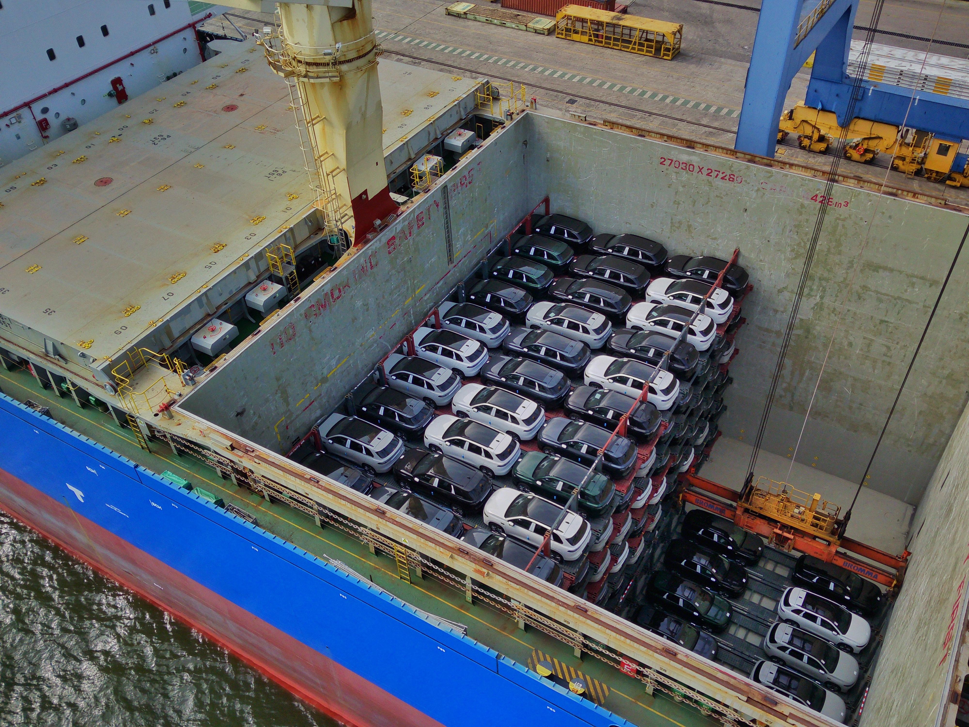 Importação de carros chineses dobra no Brasil enquanto exportações recuam 20,8%
