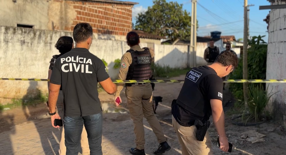 Idosa de 93 anos é atingida por bala perdida e homem é morto durante ataque em Santa Rita, na Paraíba — Foto: Flávio Fernandes / TV Cabo Branco