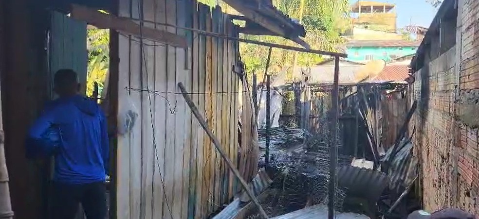 Local ficou destruído com as chamas — Foto: Divulgação