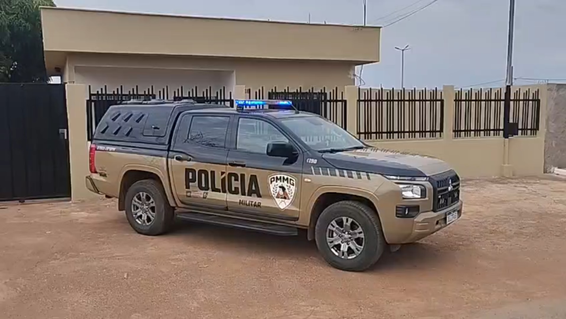 Homem invade casa da ex quando ela se preparava para ir à igreja e a mantém em cárcere privado em MG