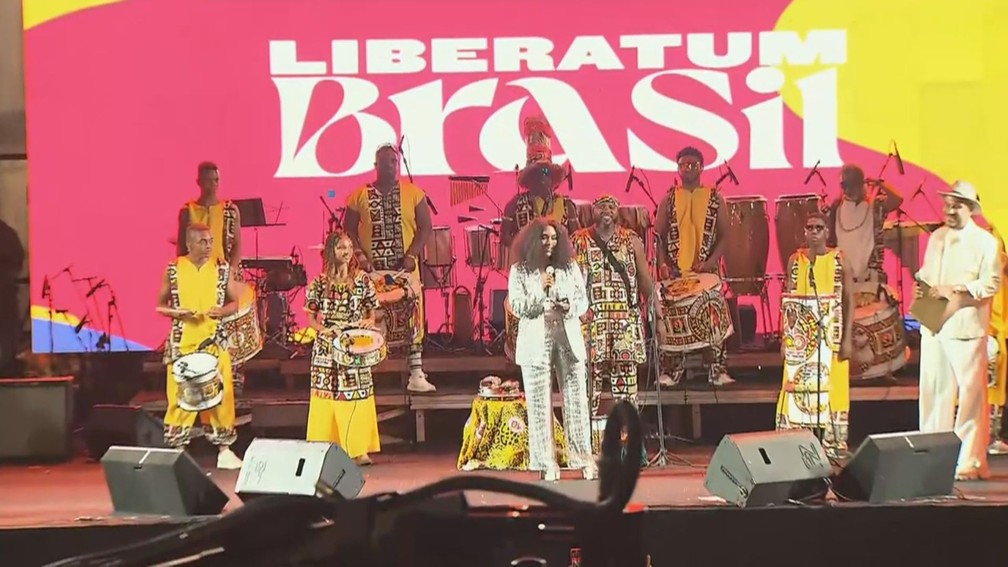 Angela Bassett é homenageada no Festival Liberatum em Salvador, TV &  Famosos