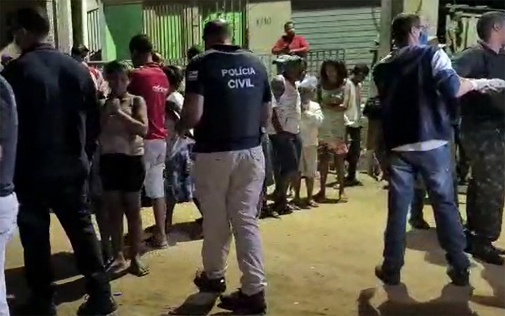Itabuna-BA: Tiroteio após jogo de futebol deixa mulher morta e vários  feridos – Chapada News