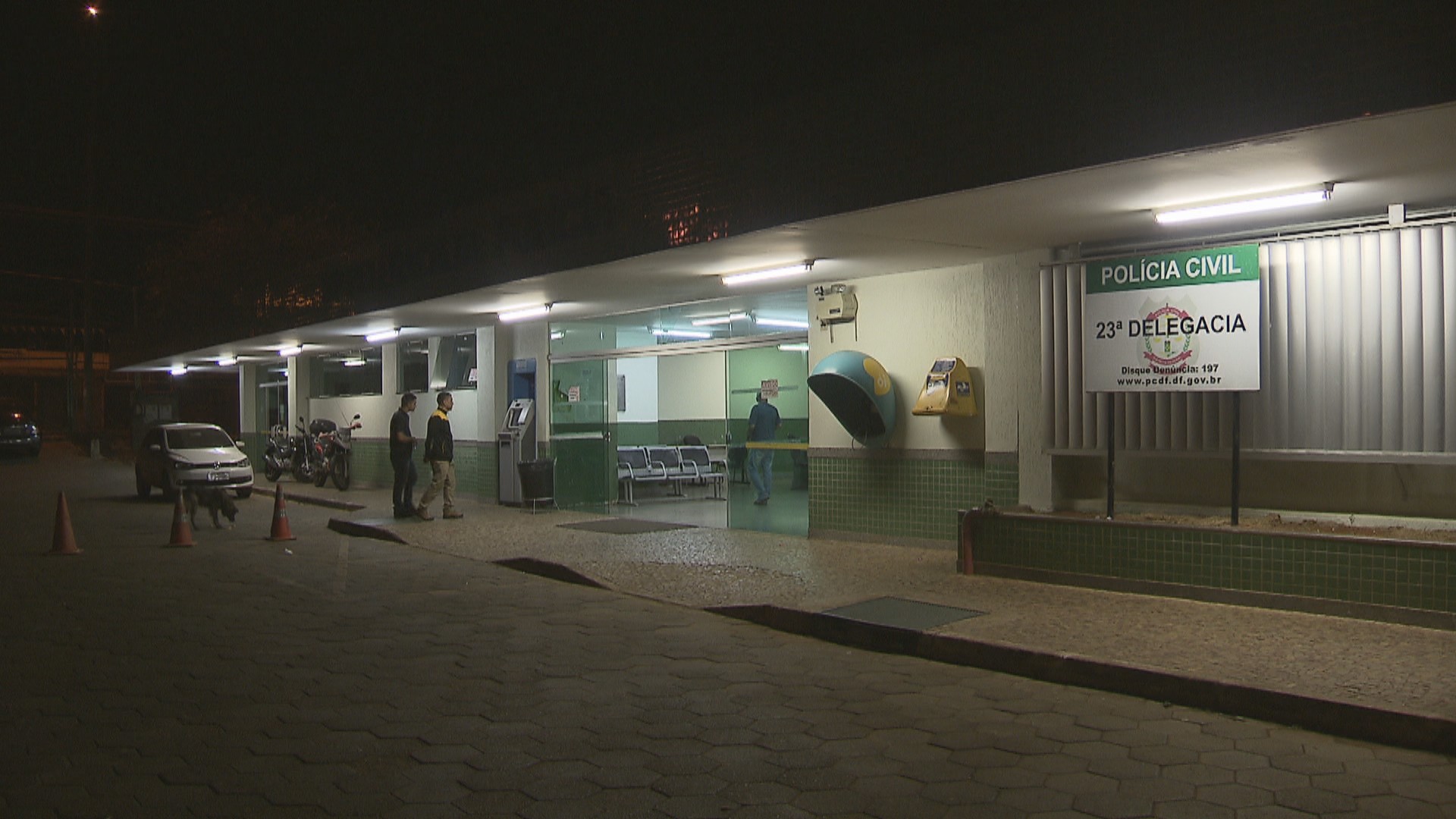 Jovem é morto a tiros na madrugada deste domingo em frente a bar no Psul, em Ceilândia