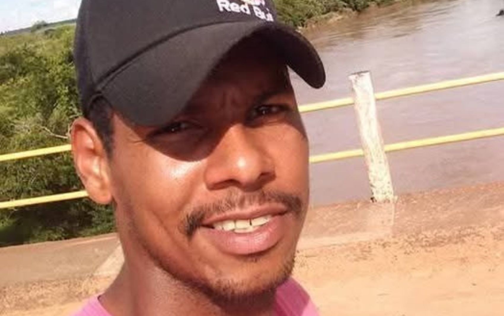 Homem morre após cair enquanto tirava foto em cachoeira de Mineiros, dizem bombeiros