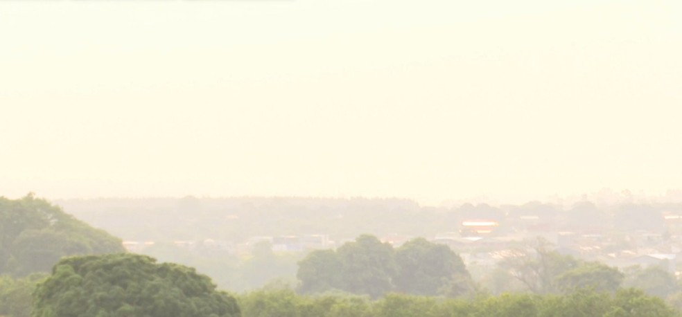 Fumaça de incêndios no Pantanal chegou ao Paraná — Foto: RPC