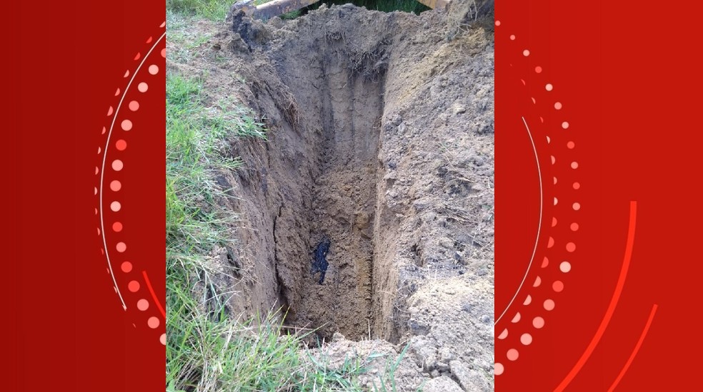 Cova onde corpo foi encontrado tinha 5 metros de profundidade — Foto: Ascom PC-AL