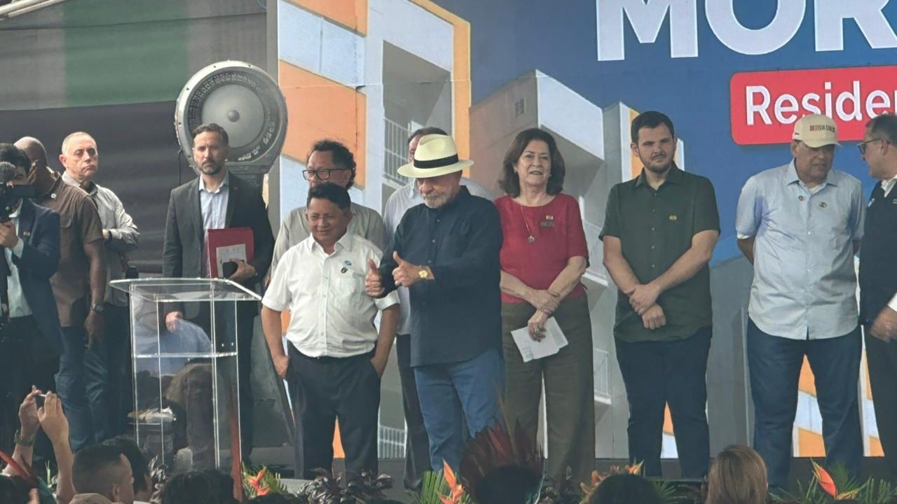 Lula entrega 576 apartamentos do 'Minha Casa, Minha Vida' em Manaus