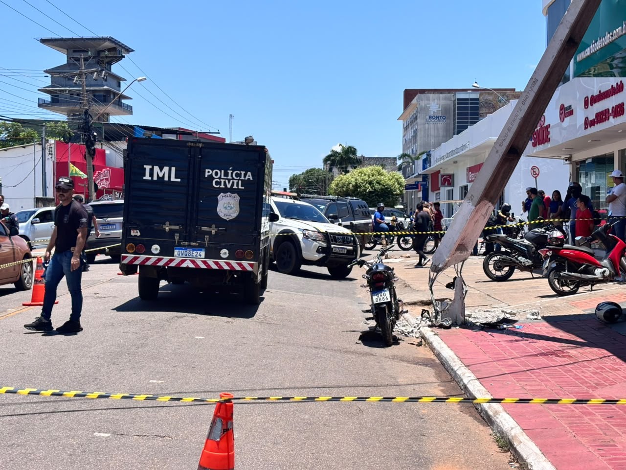 Motociclista de 26 anos morre após bater contra poste em Rio Branco