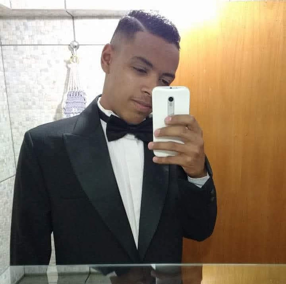 Rafael Anjos Martins, de 28 anos, está em coma desde 1º de setembro após consumir gin em SP — Foto: Arquivo Pessoal