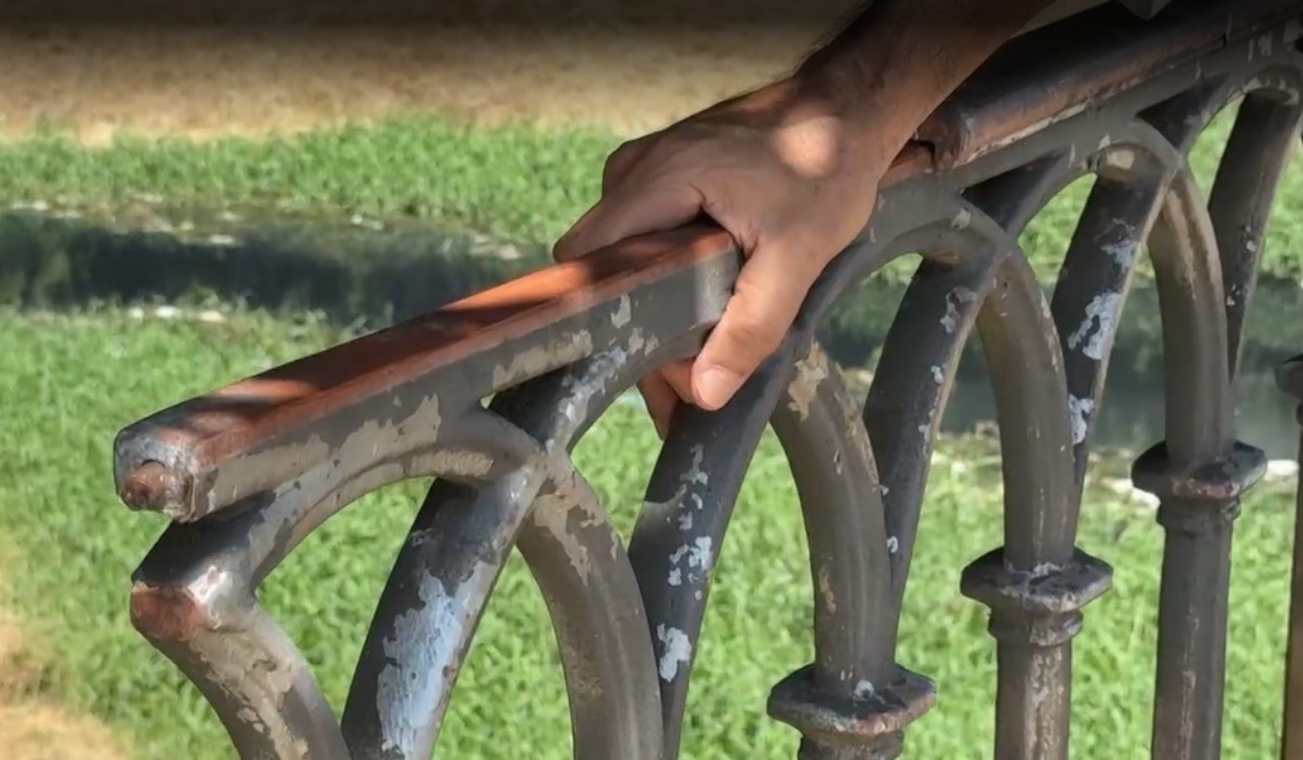 Ponte na Zona Sul de Manaus é alvo de furtos de peças de ferro e depredação; moradores cobram mais segurança