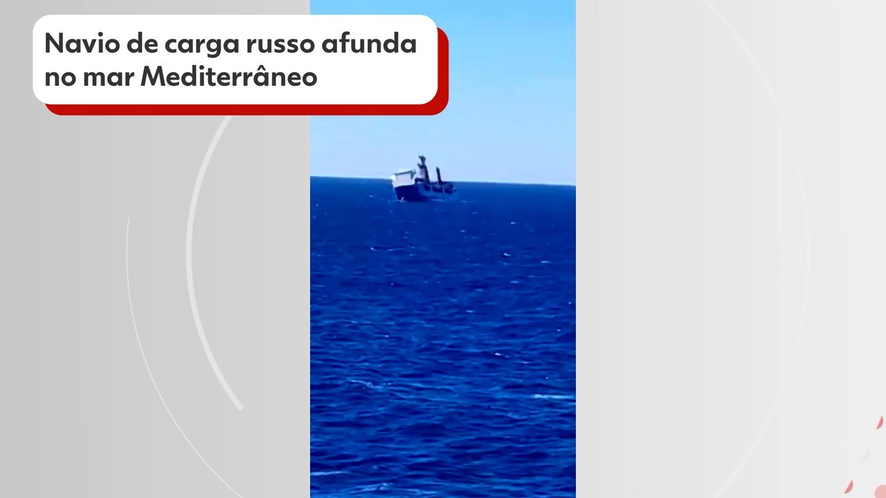 VÍDEO: Navio cargueiro russo afunda no mar Mediterrâneo após explosão