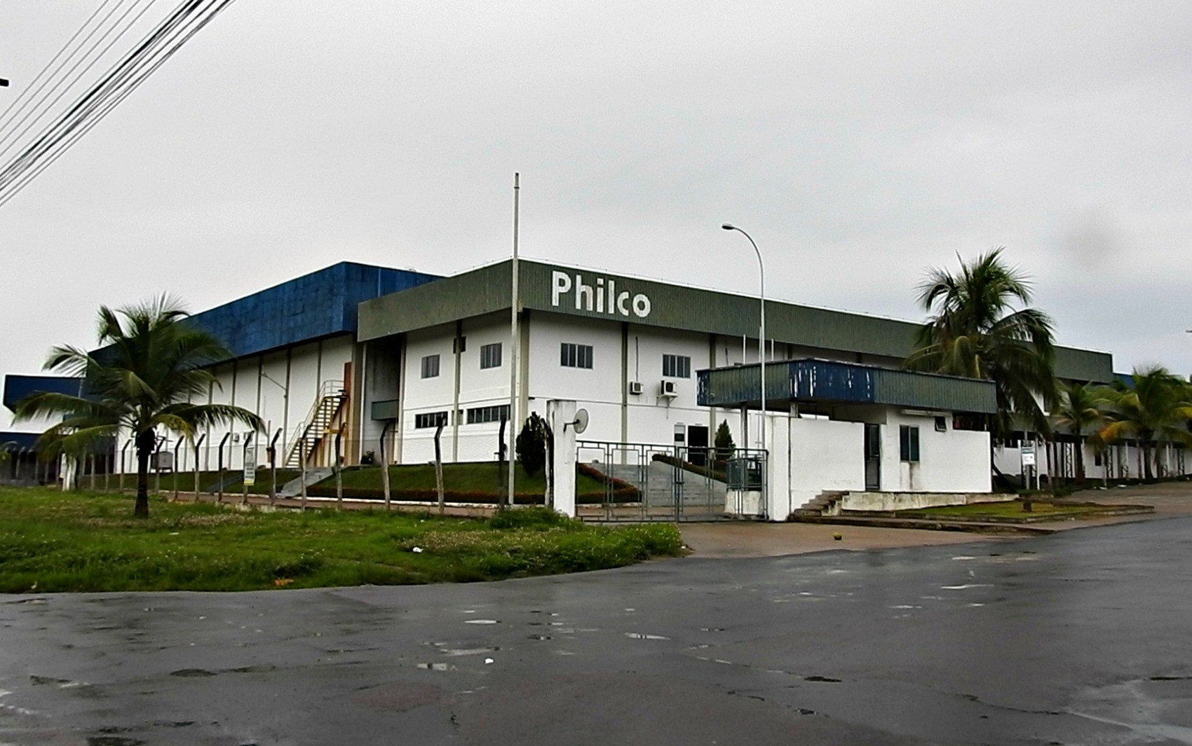 Philco demite cerca de 800 funcionários em reestruturação da fábrica de Manaus