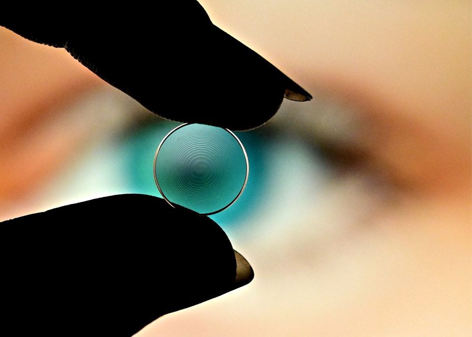 Cientistas franceses criam lentes espirais que melhoram nitidez na correção de distúrbios visuais