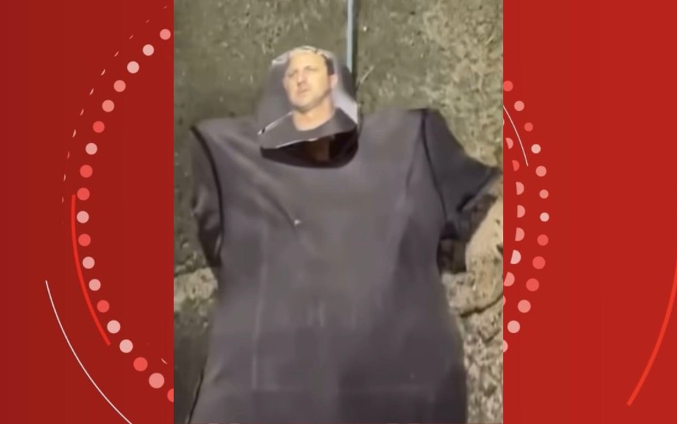 Boneco com rosto de Rogério Ceni foi colocado em viaduto — Foto: Reprodução/Redes Sociais
