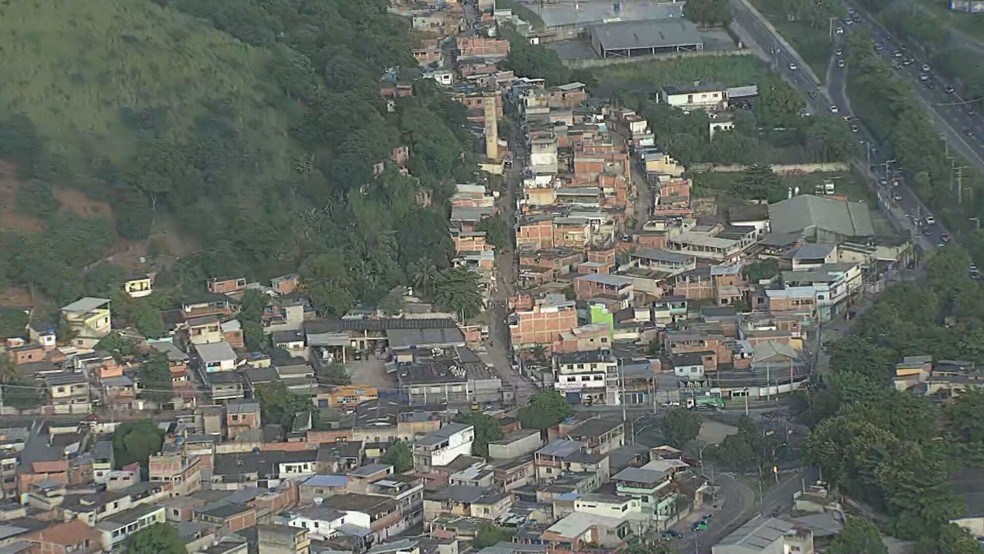 A Comunidade do Catiri fica em Bangu, na Zona Oeste — Foto: Reprodução/TV Globo
