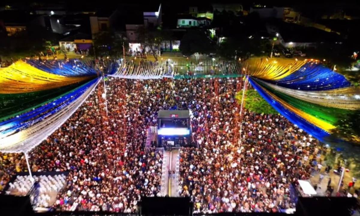 Homem é preso por ameaça, desacato e resistência após atacar policiais em tentativa de entrar em circuito de festa junina na Bahia