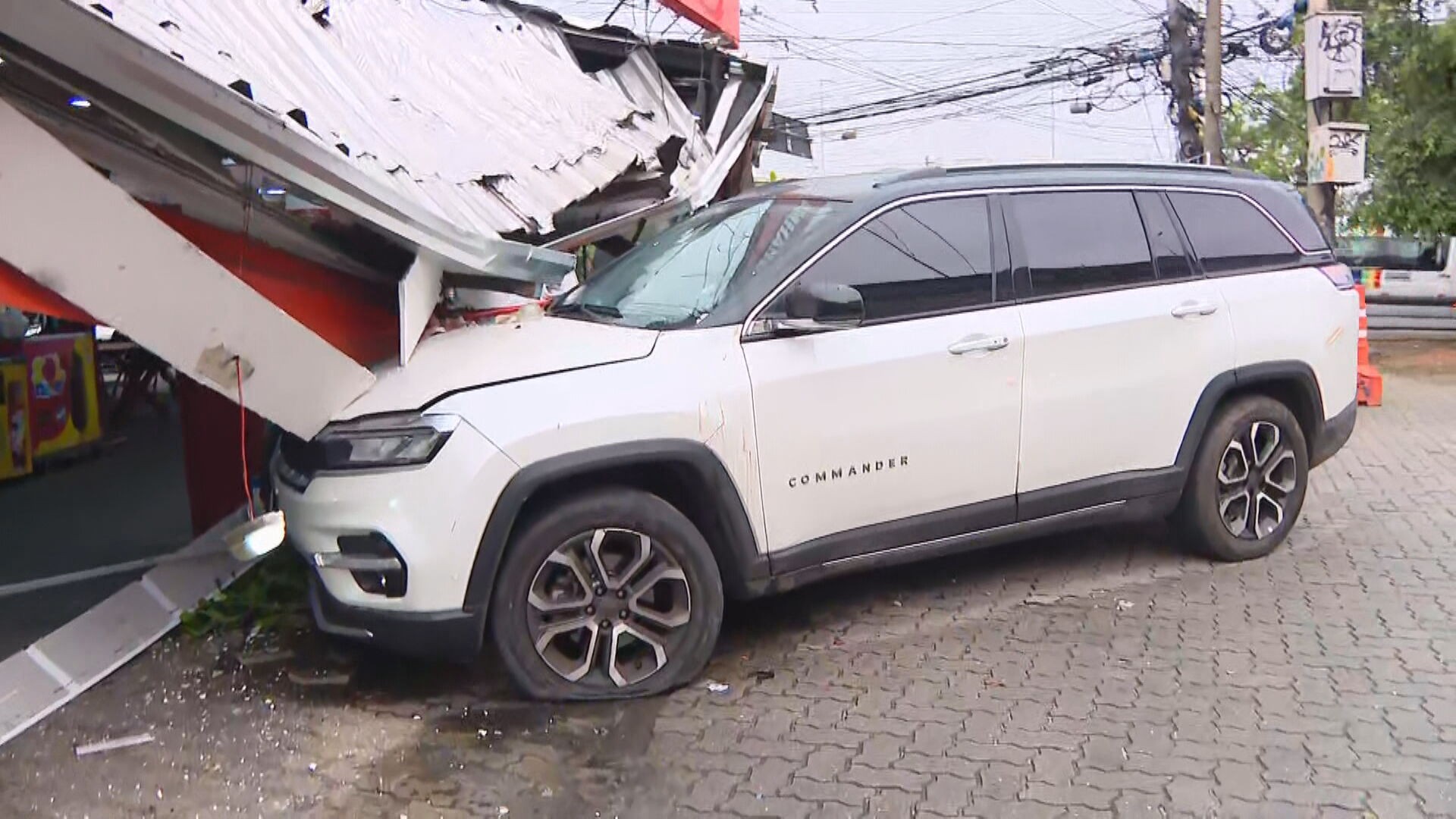 Policial e esposa são baleados em assalto na Zona Sudoeste do Rio