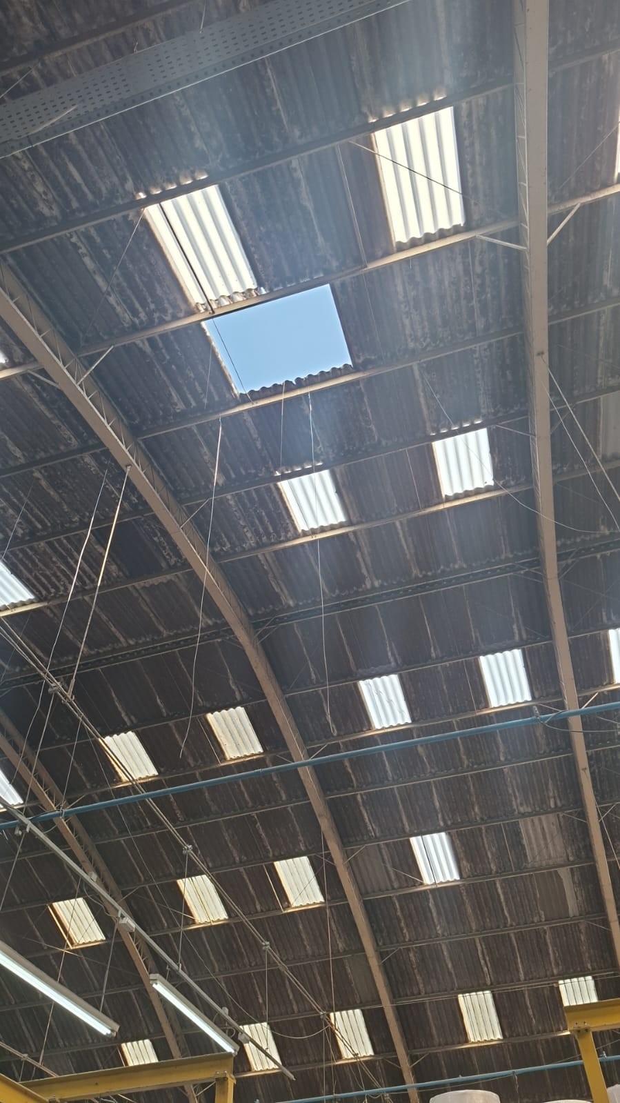 Funcionário cai de aproximadamente 12 metros de altura em fábrica de Itaquaquecetuba, diz PM