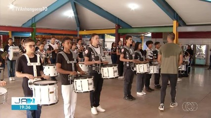 Estudantes se preparam para o Campeonato Estadual de Fanfarras