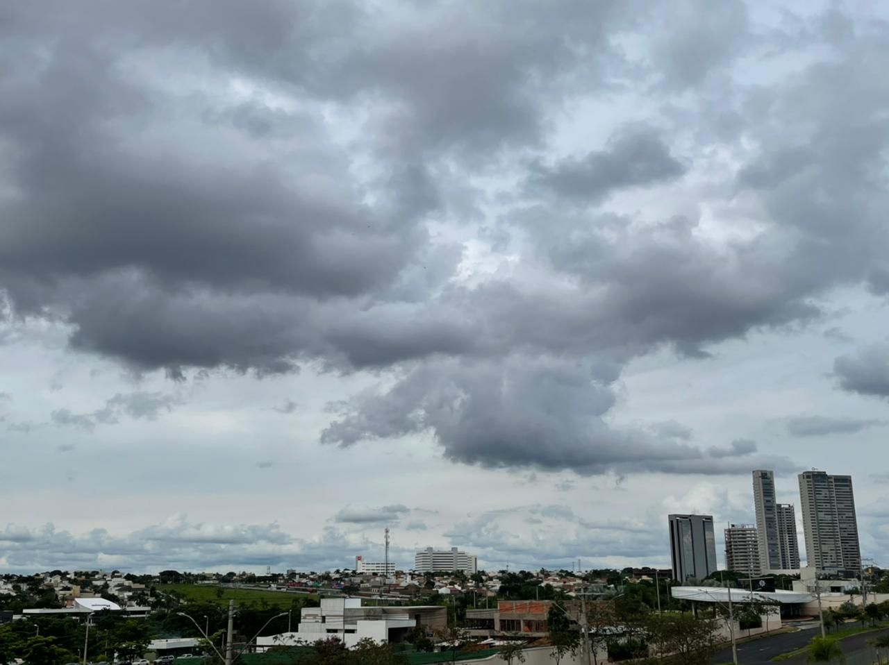 Semana terá pancadas de chuvas no Triângulo e Alto Paranaíba; veja como fica a previsão do tempo
