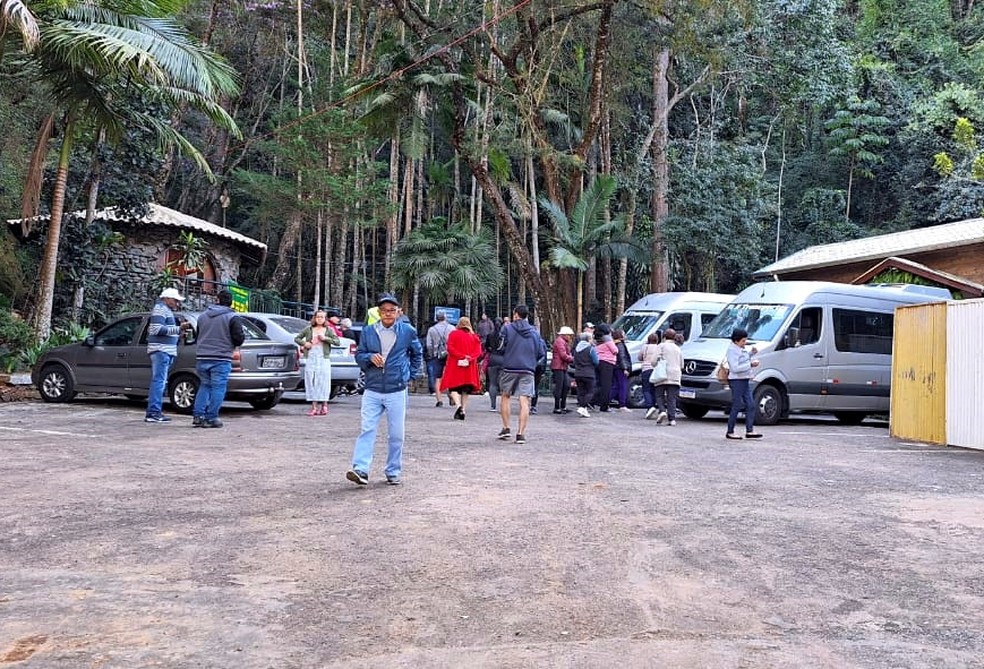 Fonte dos Amores recebe turistas em Poços de Caldas (MG) — Foto: João Daniel Alves/EPTV