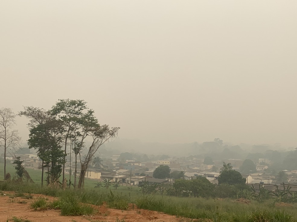 Fumaça encobre Rio Branco, capital do Acre — Foto: Lucas Thadeu/Rede Amazônica Acre