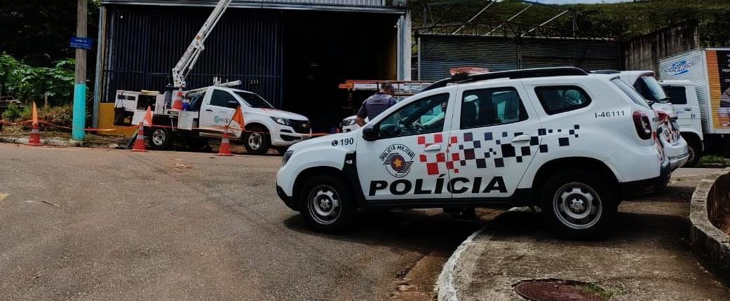 Polícia flagra furto em fábrica de tintas em São José; prejuízo é de cerca de R$ 10 mil