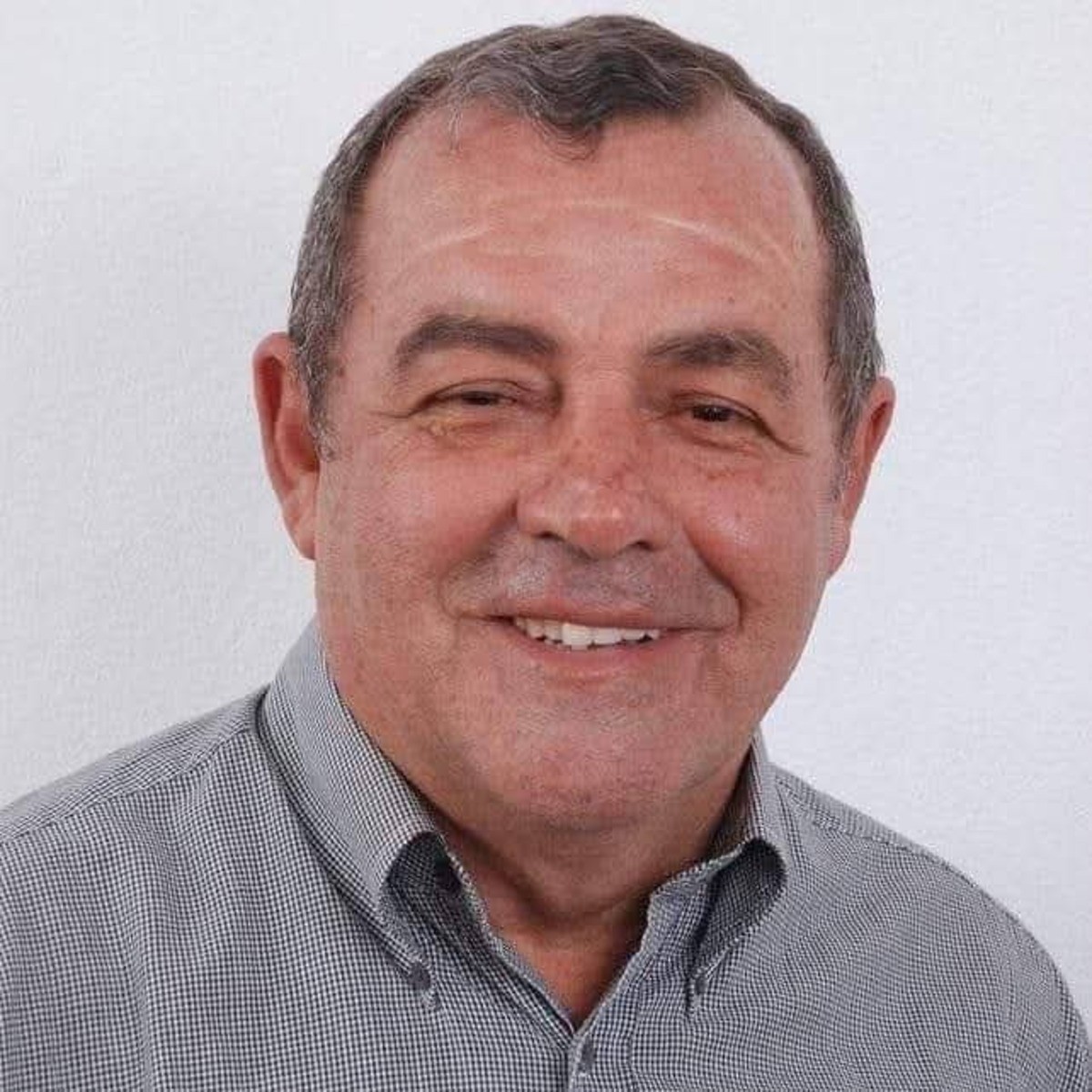 Morre o ex-prefeito de Patis Valmir Morais de Sá, aos 73 anos